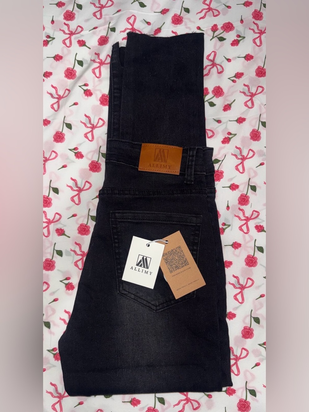 Allimy Black High-Waist Jeans size 4 nwt